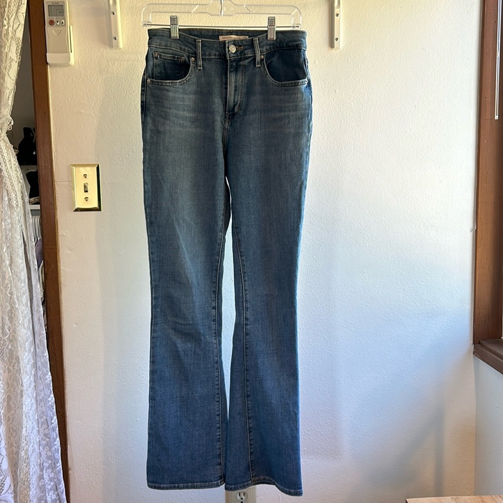 Levi’s High Rise Bootcut Jeans